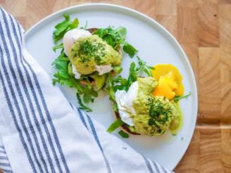 Healthy Eggs Benedict With Avocado Hollandaise