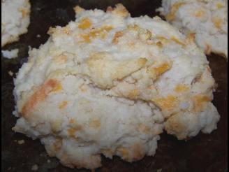 The Lady's Cheese Biscuits & Garlic Butter - Paula Deen