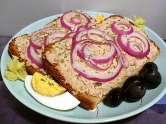 Rye Bread Sandwiches With Tuna, Pickle and Cream Cheese
