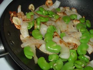 Caramelized Onions & Fava Beans (Broad Beans)
