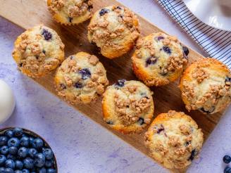 Cinnamon-Cumble Blueberry Muffins