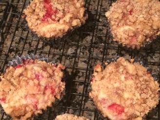 Strawberry Crumble Cupcakes
