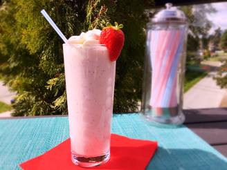 Clubfoody's Strawberry Milkshake