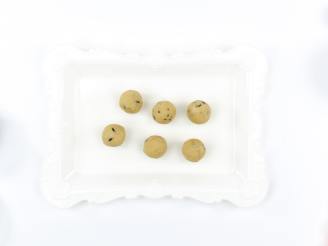 Roxstarbakes Raw Cookie Dough (Chocolate Chip Cookie Truffles)