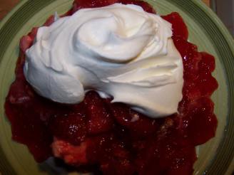 Strawberry Cheesecake Jello Trifle