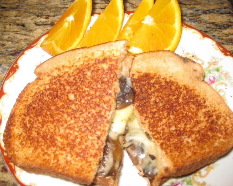 Mushroom and Pepper Cheese Toastie (Grilled Cheese Sandwich Recipe