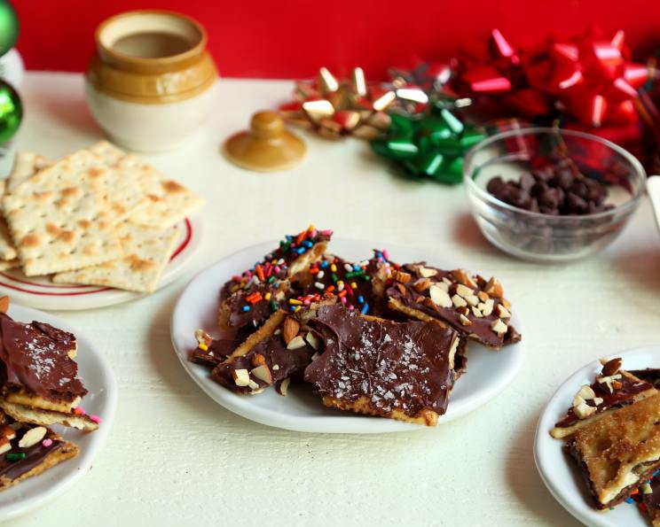 Bargain Hunters Board Christmas Crack Recipe