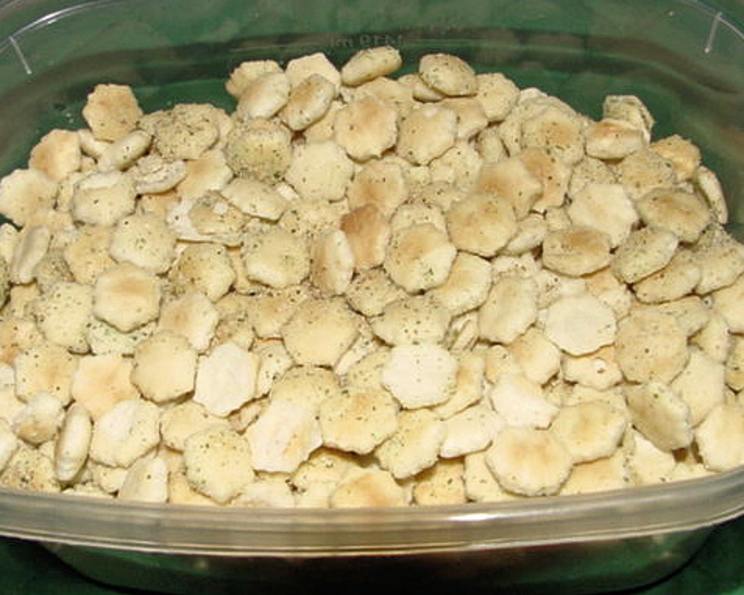 Quick Cheesy Oyster Cracker Snacks Recipe