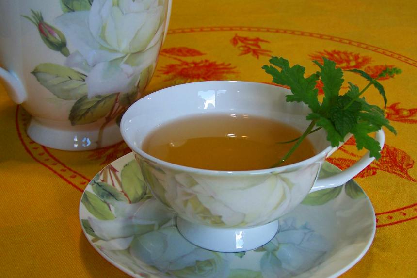 Virginia's Refreshing Geranium Tea Cooler Recipe