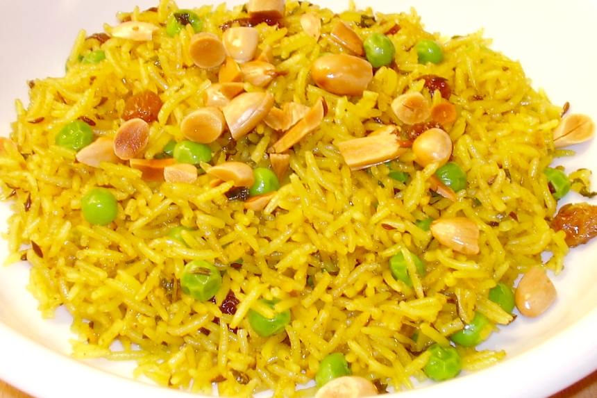 Pilaf With Peas and Raisins Recipe