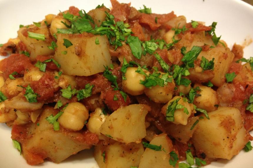 Fragrant Indian-Spiced Potatoes and Chickpeas #5FIX Recipe - Food.com