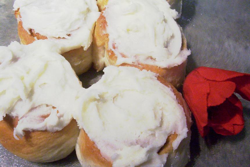 Perfect Cinnamon Bun Icing Recipe
