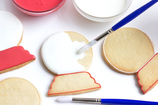 How to Make Snow Globe Cookies