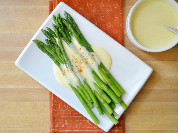 How to Make Hollandaise Sauce