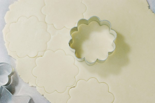 How to Roll & Cut Cookie Dough