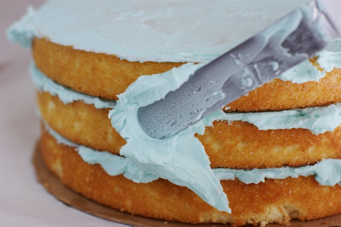 Frost Layer Cakes Like a Pro
