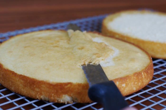 Frost Layer Cakes Like a Pro