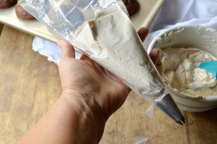 How to Fill a Piping Bag