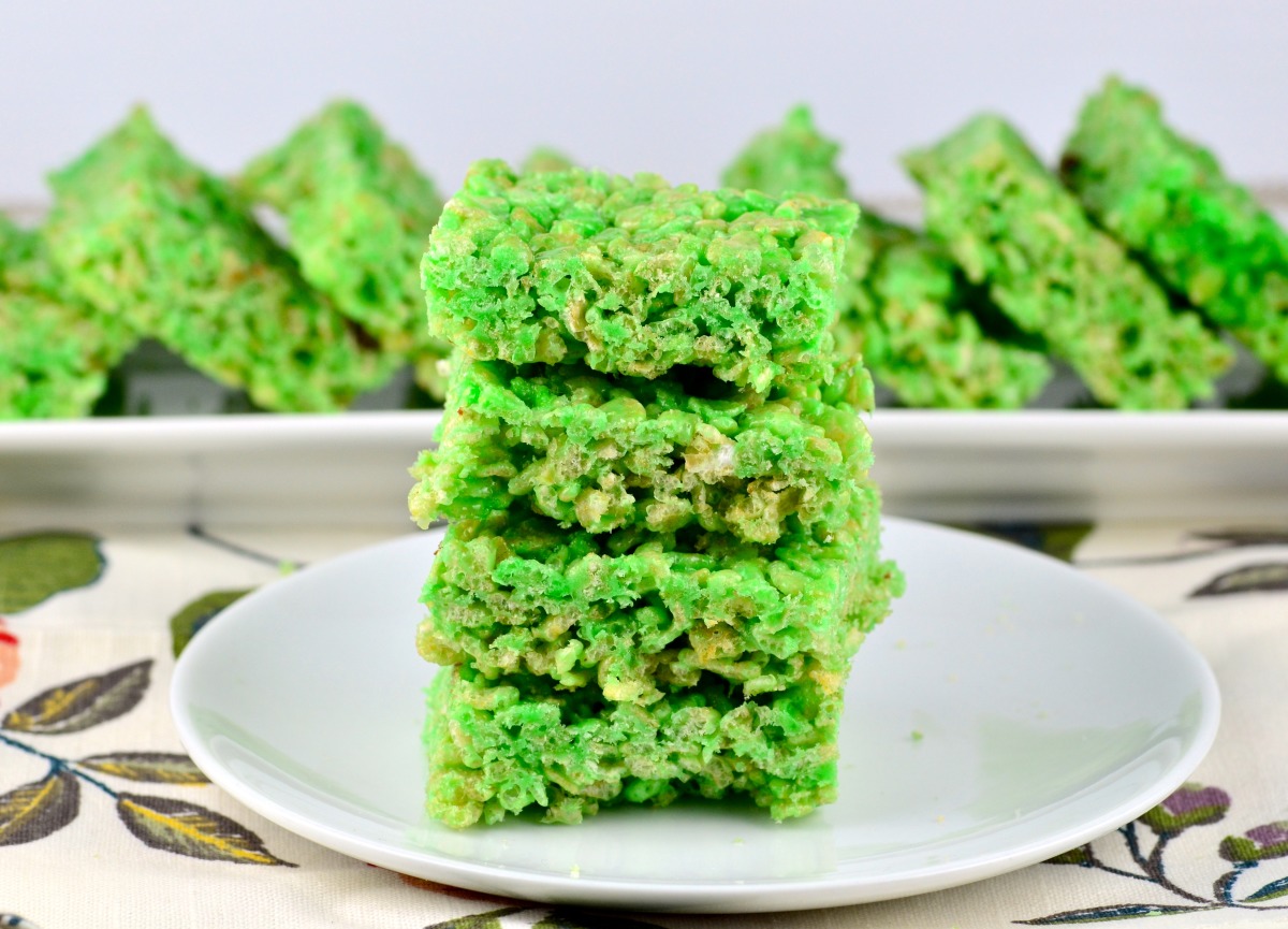 https://img.sndimg.com/food/image/upload/q_92%2Cfl_progressive%2Cw_1200%2Cc_scale/v1/img/recipes/15/91/44/ChSDlcVMSJSCjYQmiaVF_green%20rice%20krispies.JPG