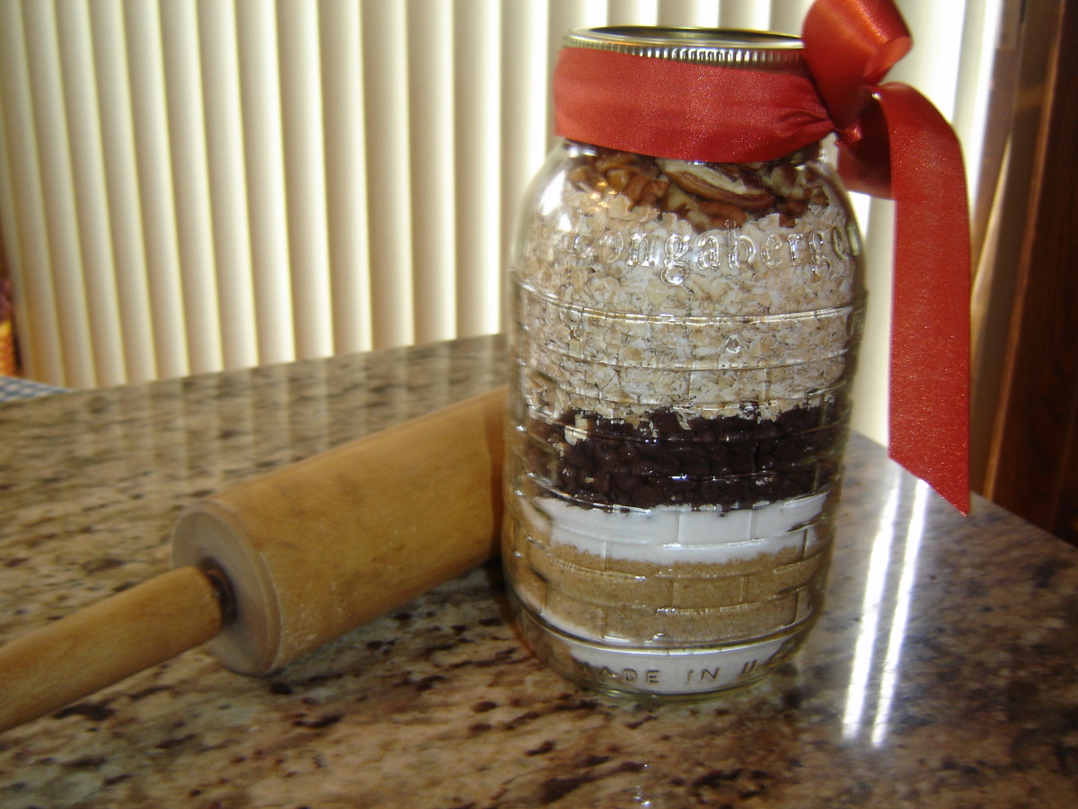 Storing diabetic oat cookies in a glass jar