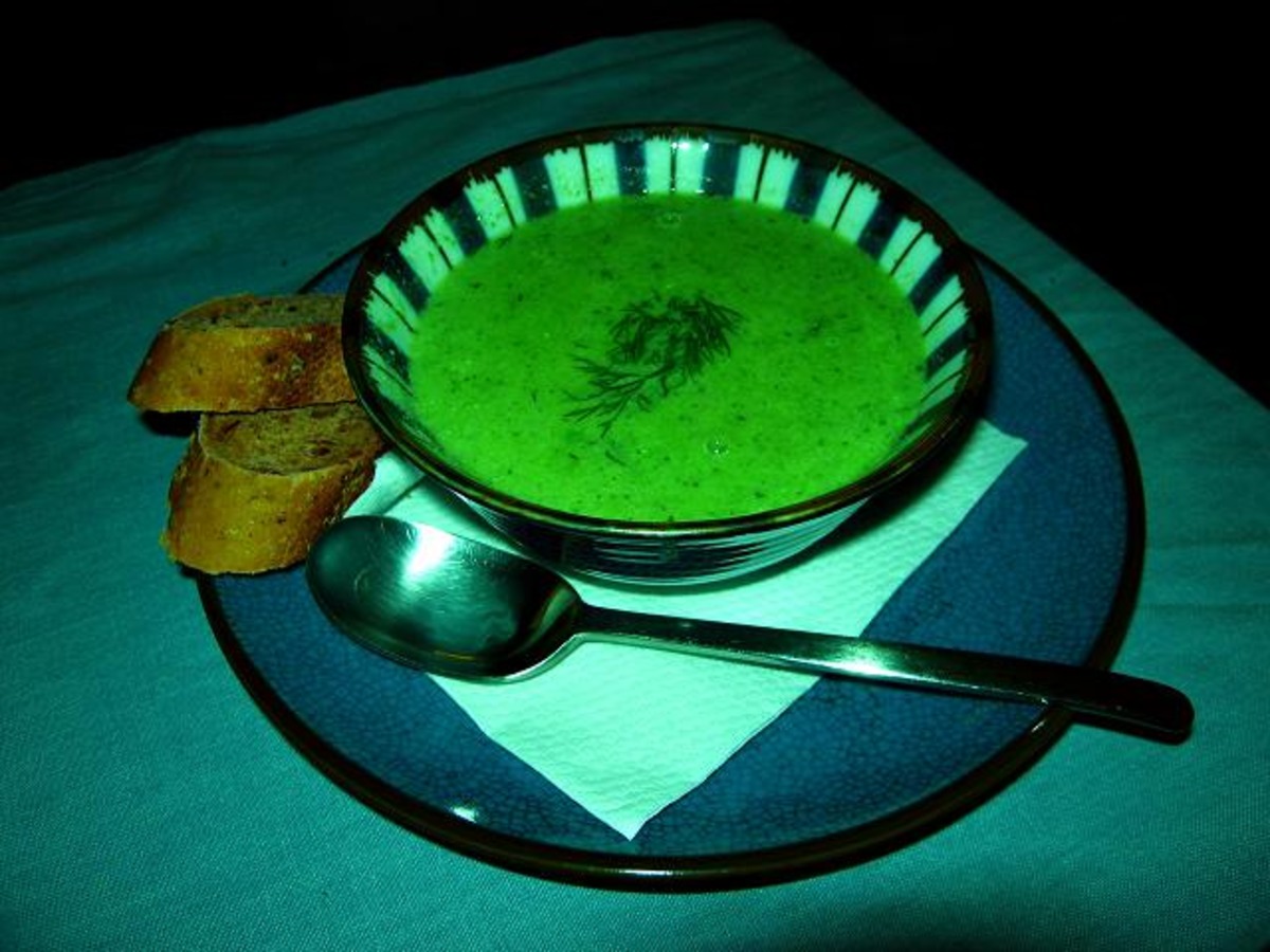Creamy Green Pea Soup With Smoked Salmon_image