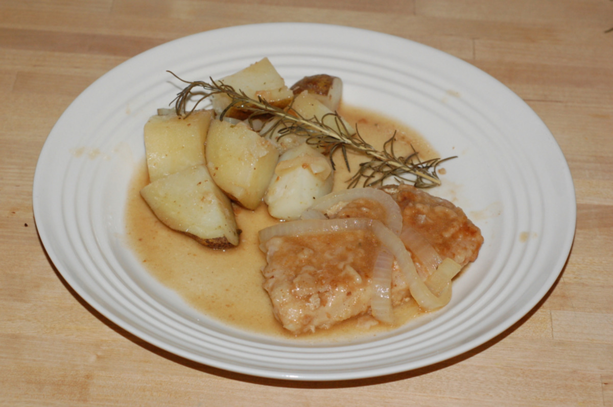 Braised Pork Chops With Onions and Rosemary