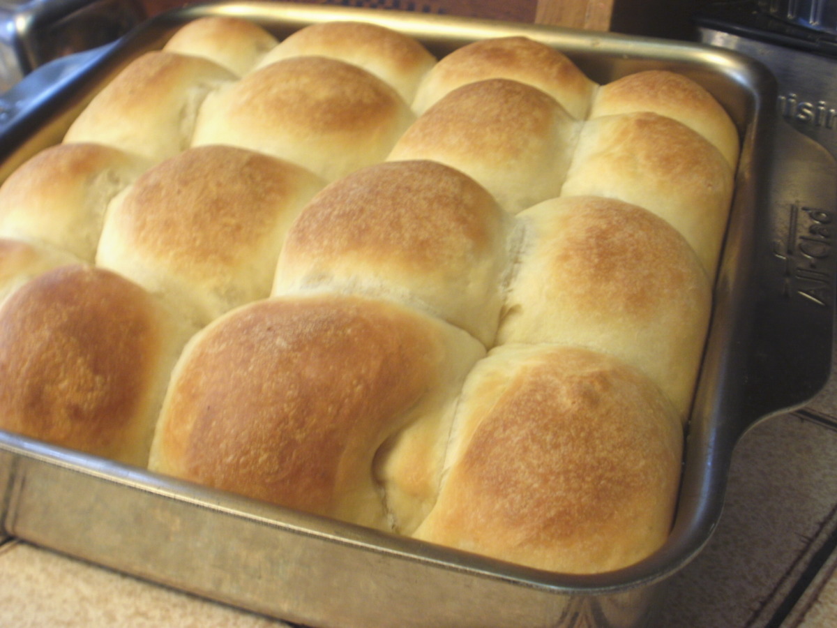 Buttery Pan Rolls (for the Bread Machine)