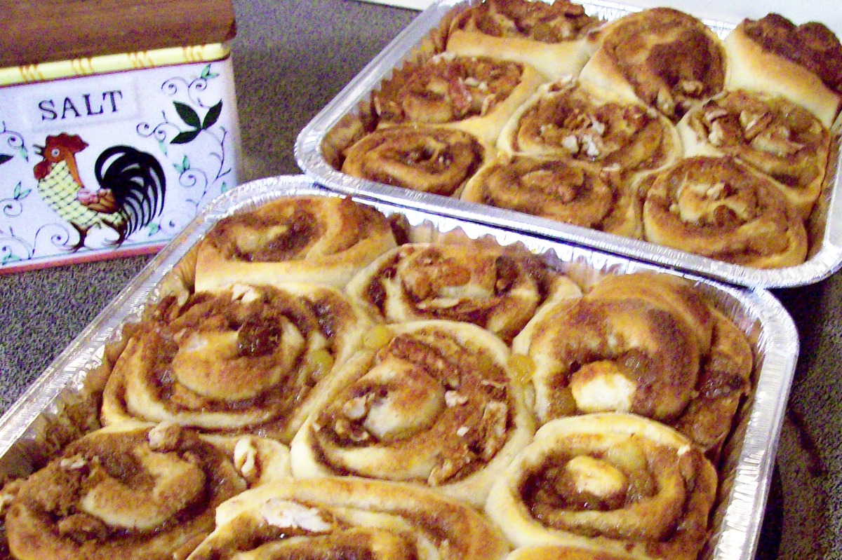 Old Fashion Cinnamon Rolls-image