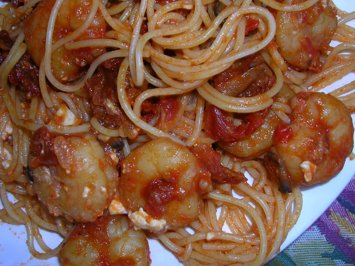 Angel Hair Pasta With Goat Cheese, Sun-Dried Tomatoes