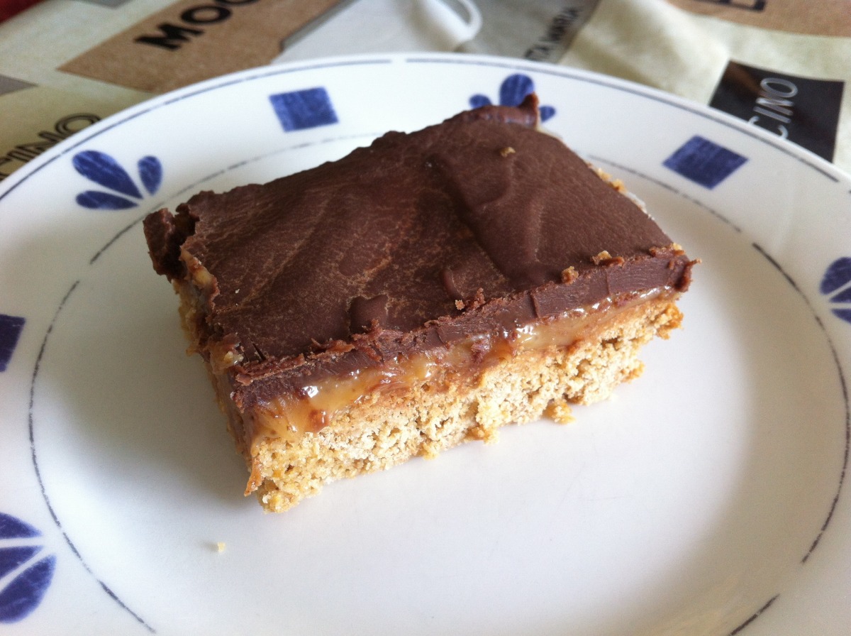 square grid cake caramel cutter/chocolate bars