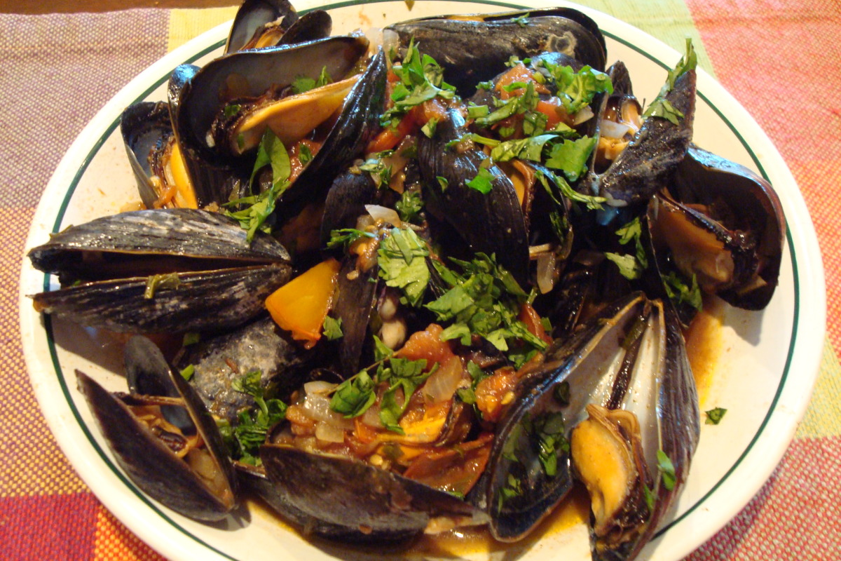 Mussels in Half Shells With Cilantro and Tomato_image