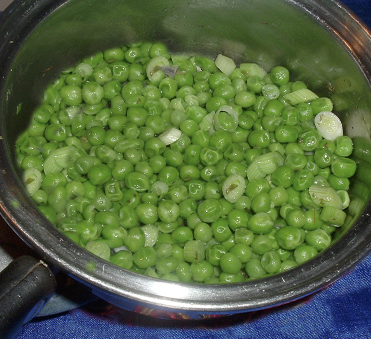 Tarragon Green Peas image