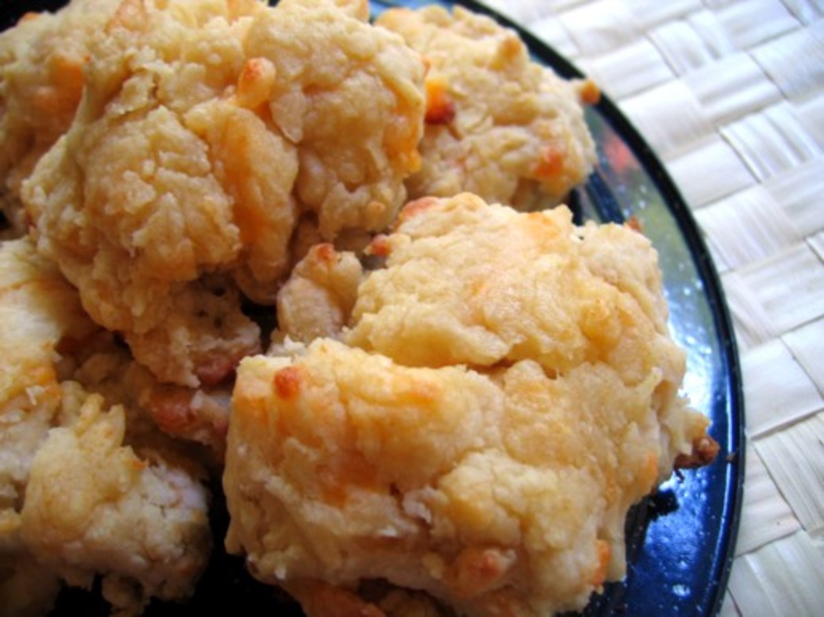 Red Lobster Cheddar Biscuits - Immaculate Bites