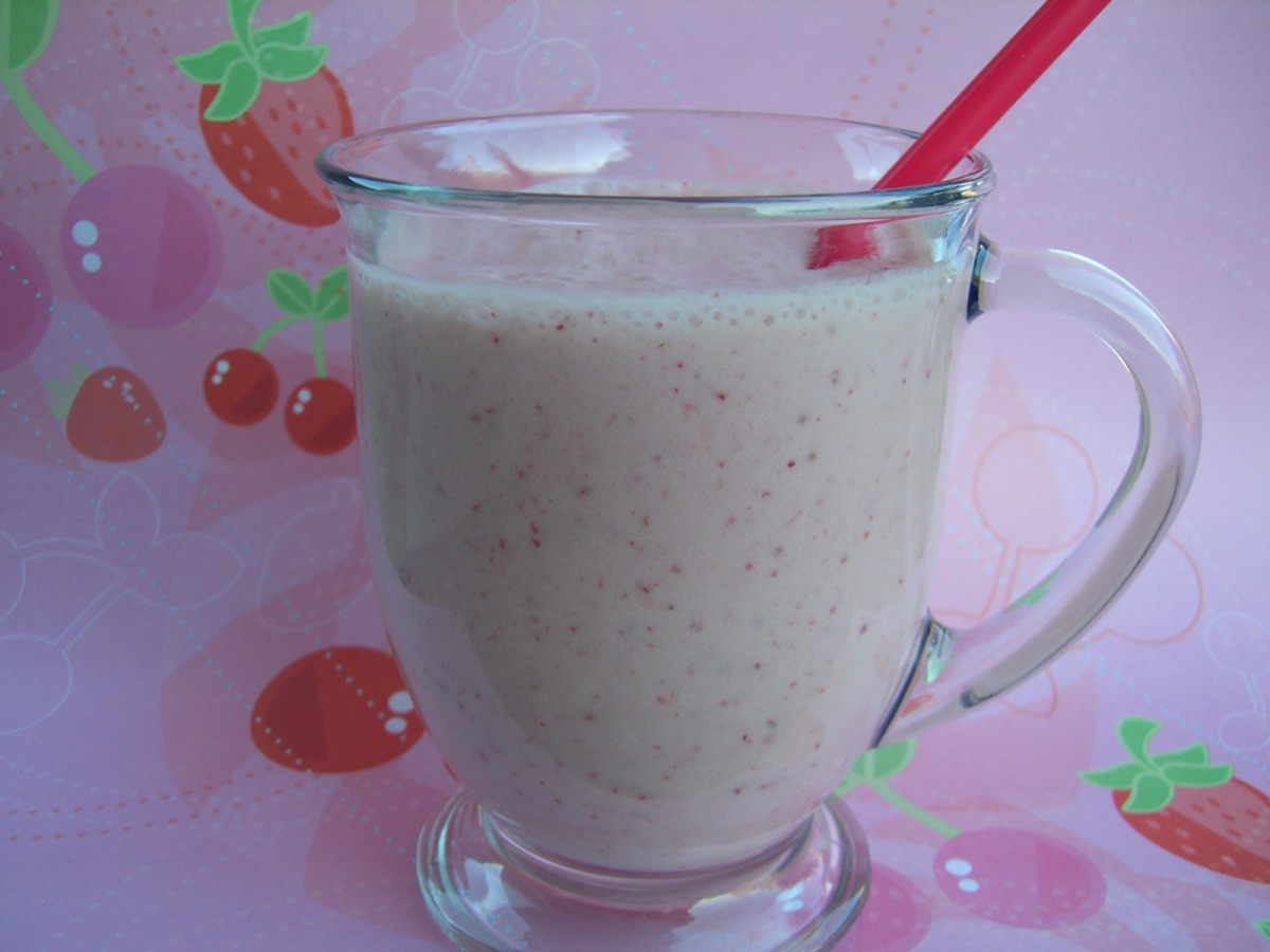 Atkins Yogurt Strawberry Banana Smoothie Recipe