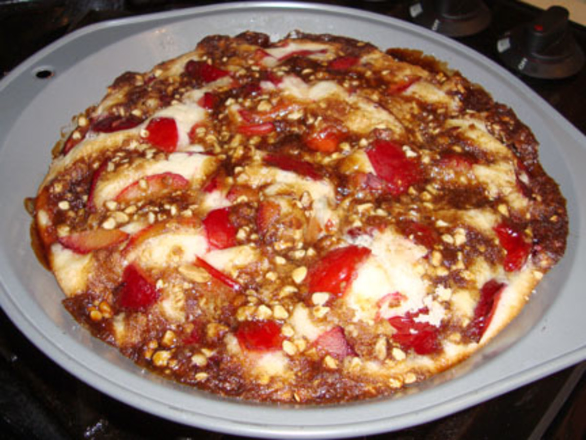 Streusel Plum Cake image