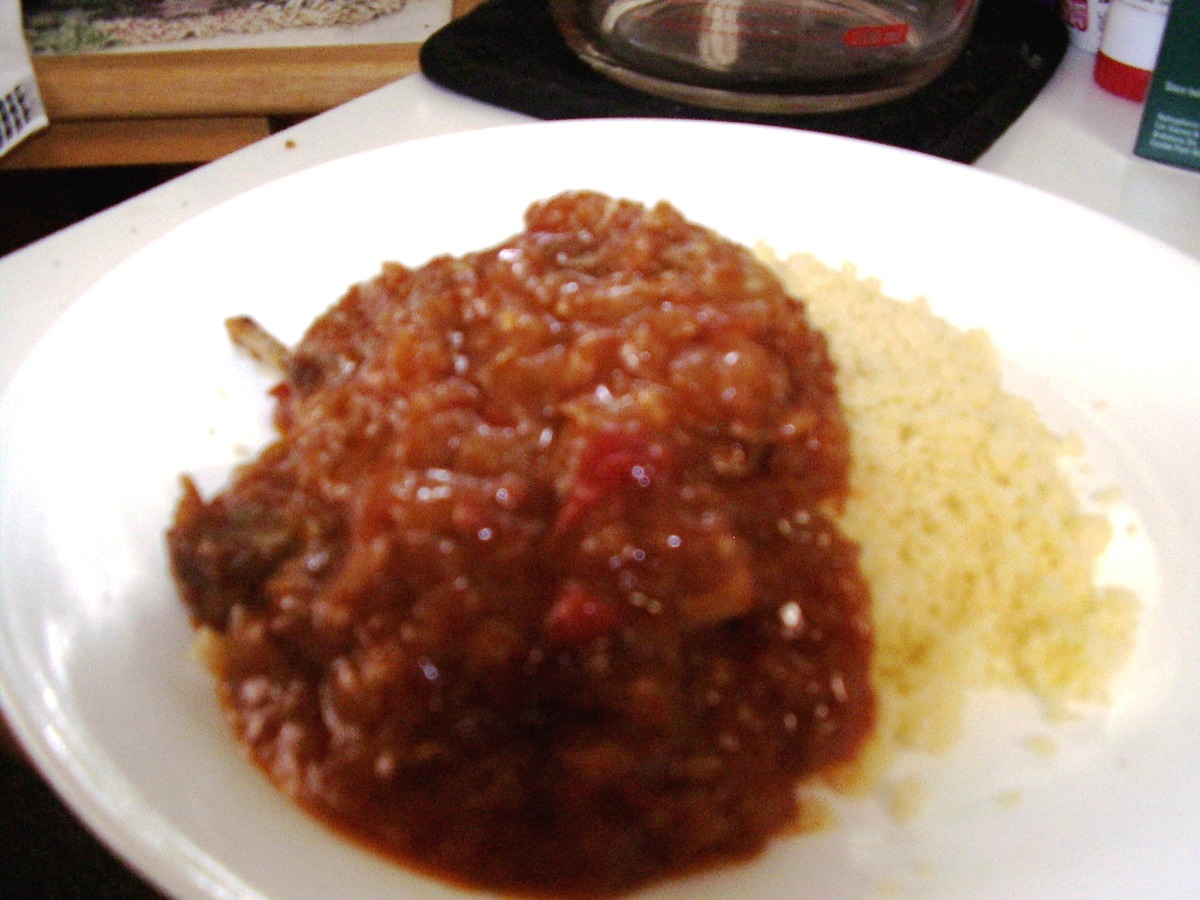 Fragrant Lamb Chops With Tomatoes and Cinnamon