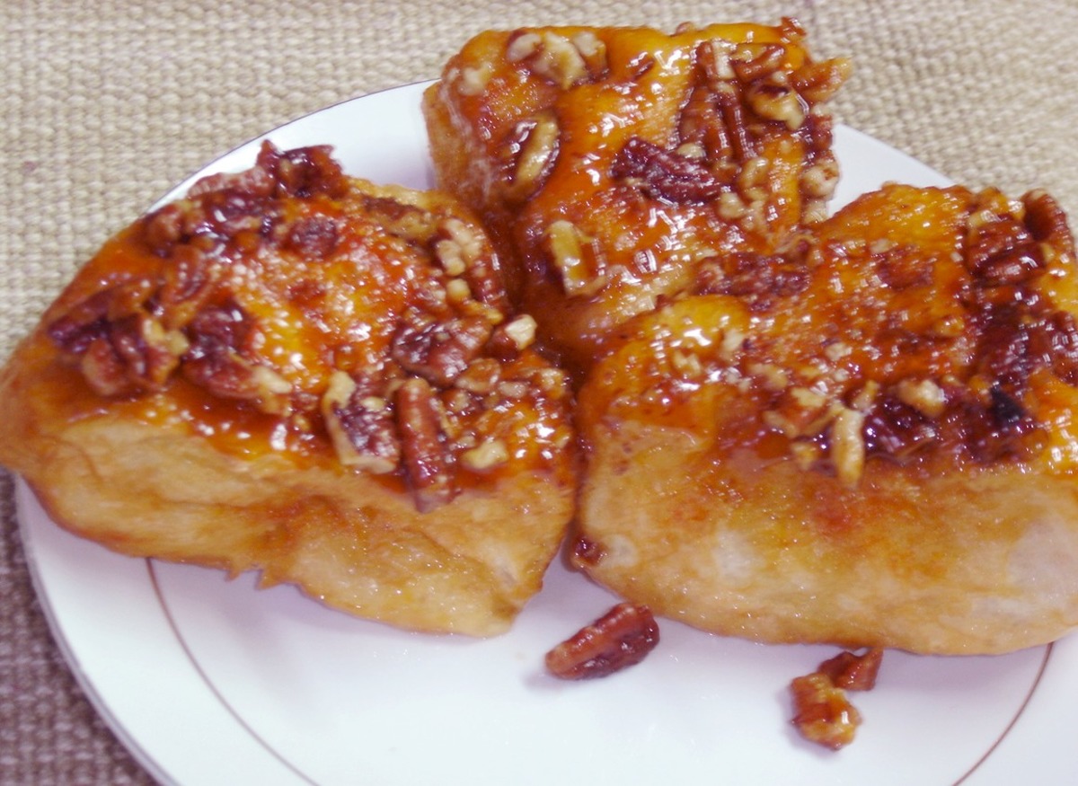 Easy Caramel Pecan Rolls