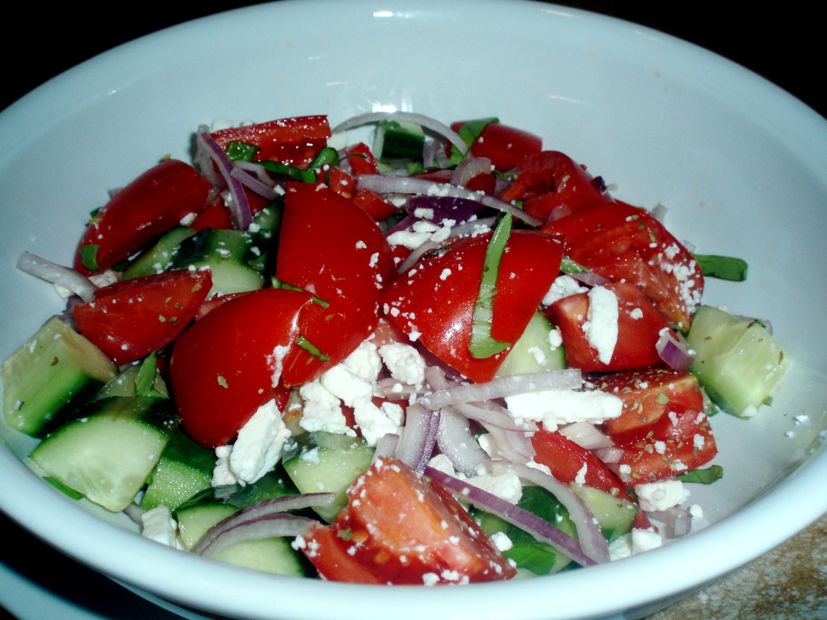 Greek Grilled Pita Salad