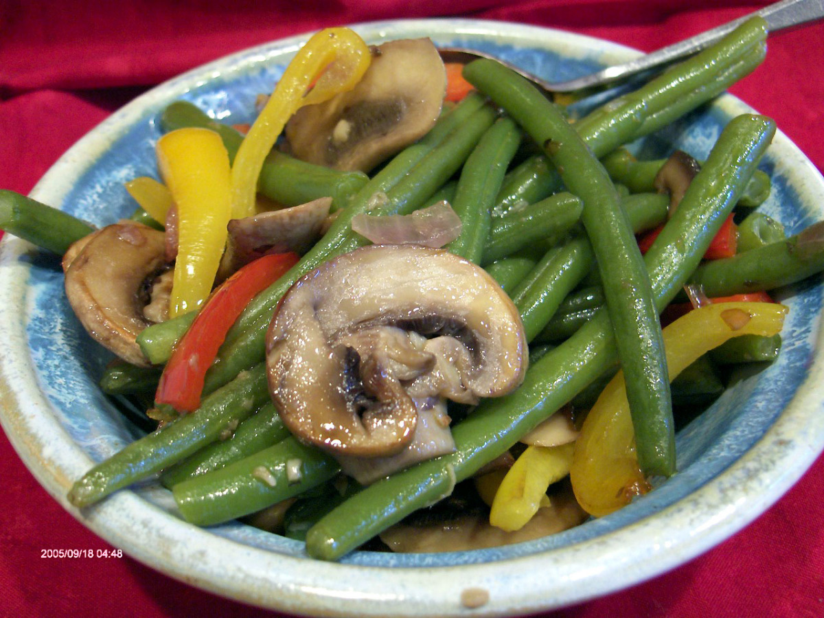 Green Beans With Mushrooms and Peppers