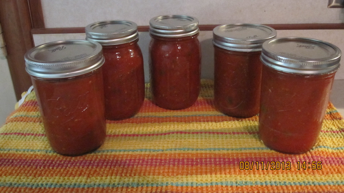 Delicious Tomato Salsa (Recipe for Canning)