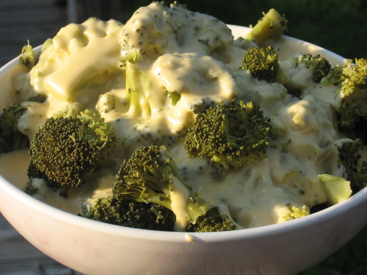 Broccoli With Onion Cheese Sauce