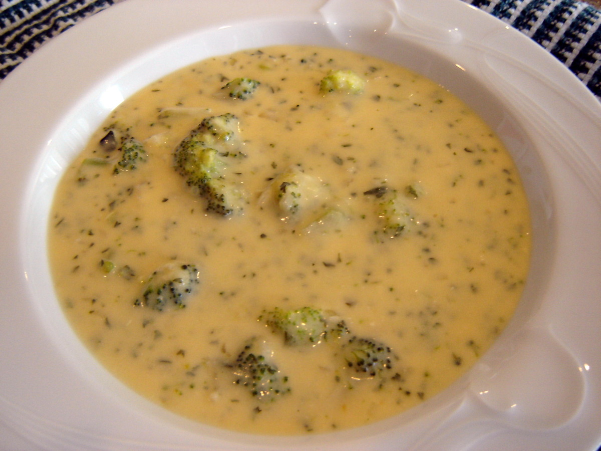 Easy Cheesy Broccoli Soup_image