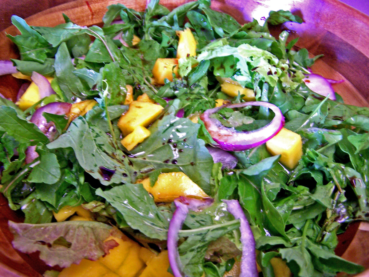 Green Salad With Romaine Lettuce and Mangoes