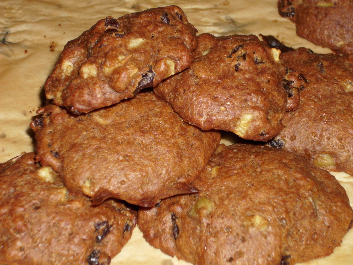 Applesauce Raisin Cookies