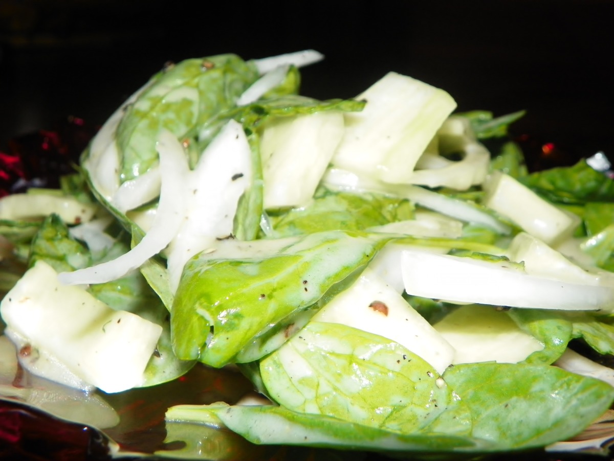 Spinach Cucumber Salad With Yogurt Dressing Recipe Food Com