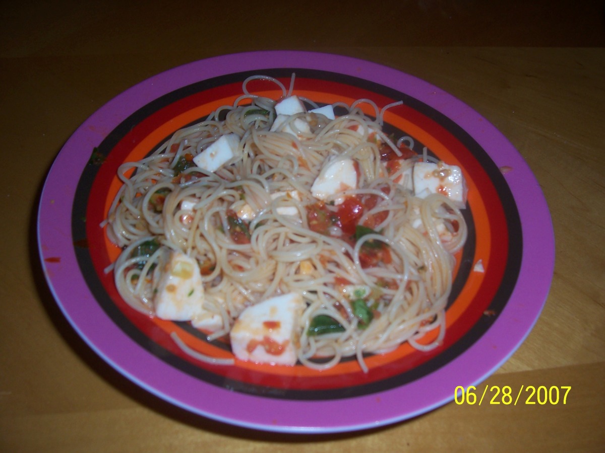 Spaghettini With Checca Sauce_image