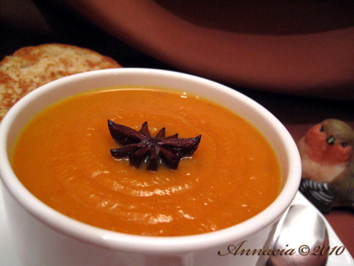 Creamy Carrot Soup With Star Anise_image