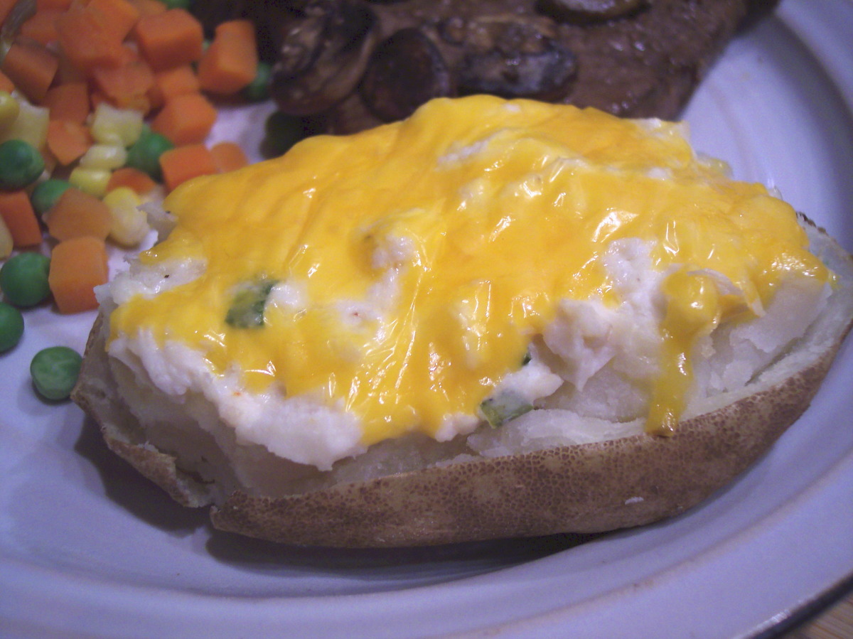 Twice Baked Potatoes With Seafood Topping_image