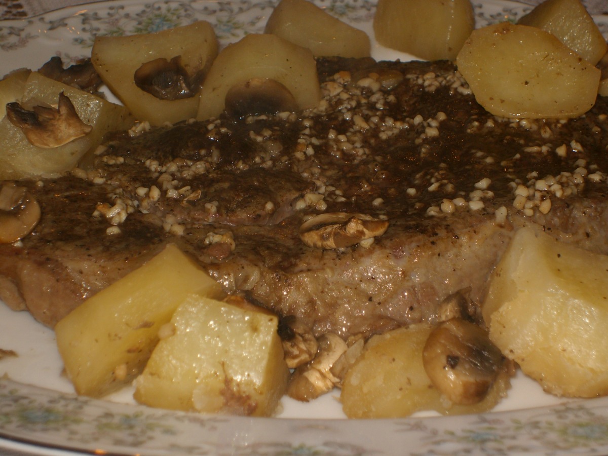 Beef RibEye Roast With Potatoes, Mushrooms and Pan Gravy Recipe
