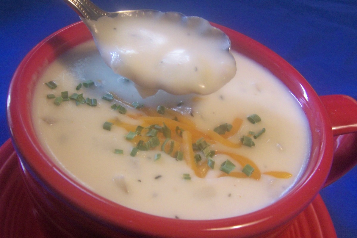 Houlihan's Baked Potato Soup Copycat-image